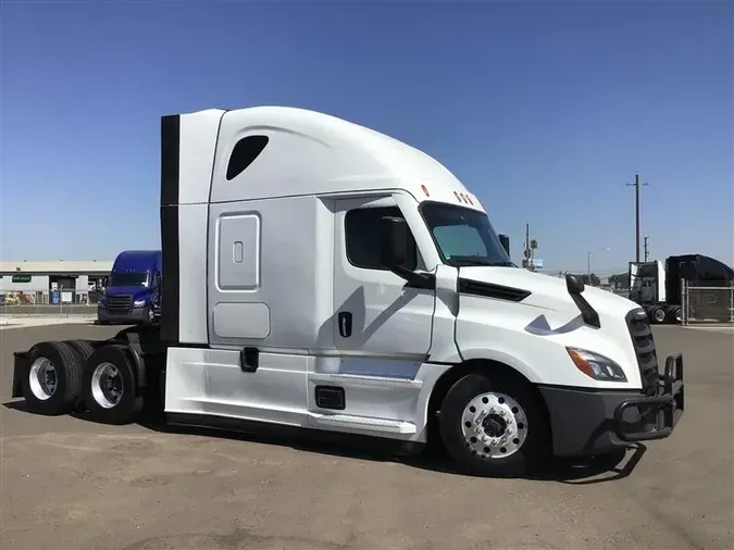 2021 FREIGHTLINER CA126