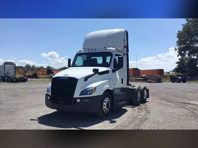 2020 Freightliner Cascadia 126