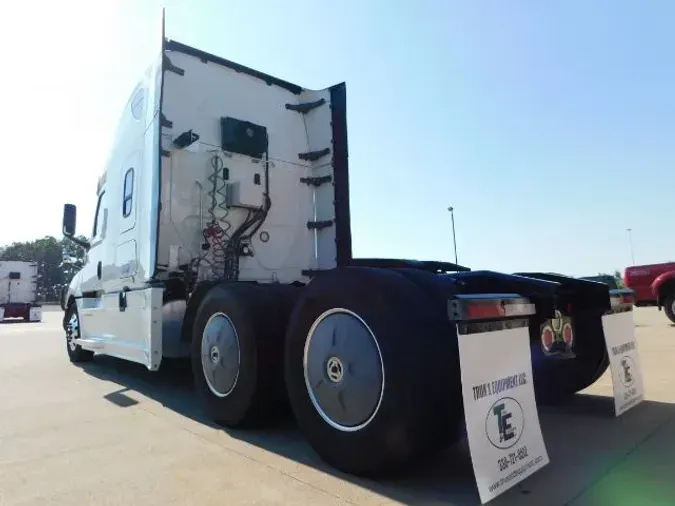 2020 Freightliner New Cascadia 126