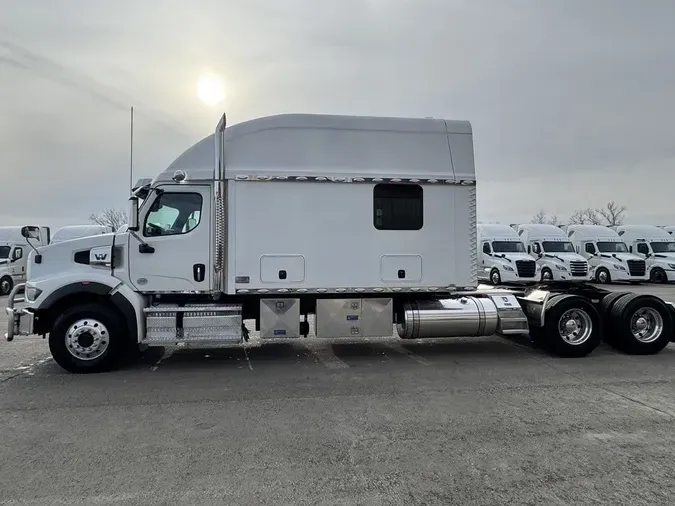2022 Western Star 49X 72" Stratosphere High Roof