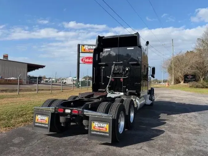 2023 Peterbilt 389