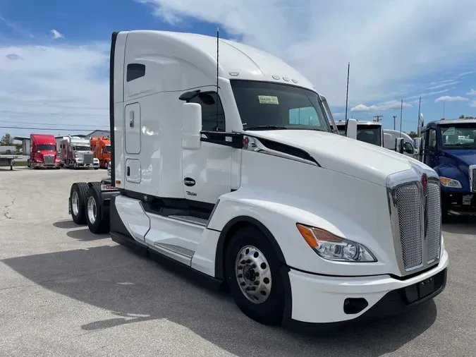 2025 Kenworth T680