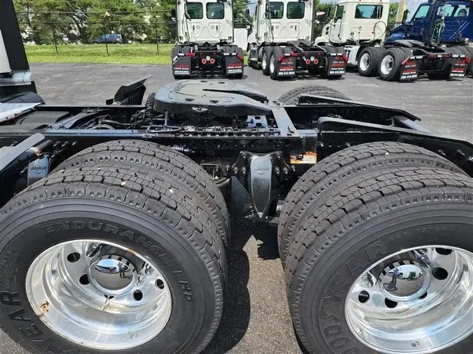 2021 FREIGHTLINER CA126