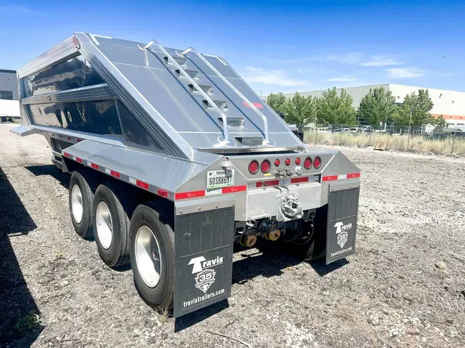 2027 TRAVIS AEROLITE03ce913a857742c3d1b53e3e539543b4