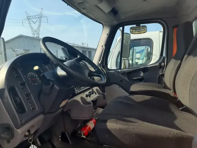 2017 FREIGHTLINER/MERCEDES M2 106