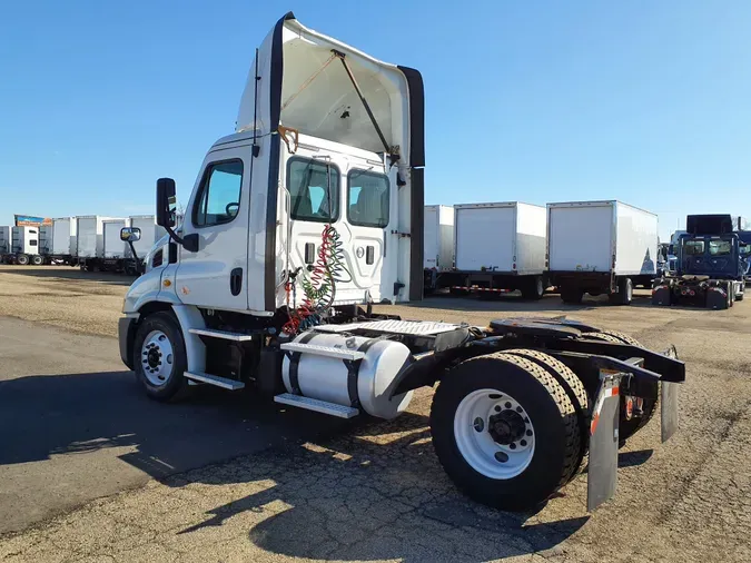 2017 FREIGHTLINER/MERCEDES CASCADIA 113