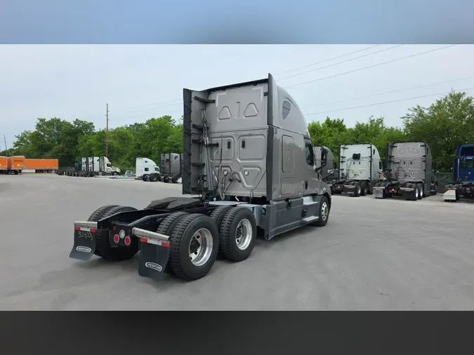 2024 Freightliner Cascadia 126
