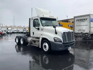 2018 Freightliner X12564ST