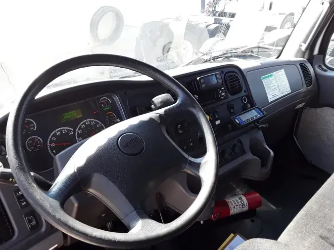 2018 FREIGHTLINER M2 106