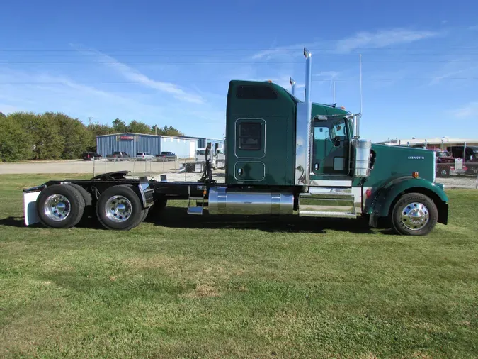 2026 Kenworth W900L