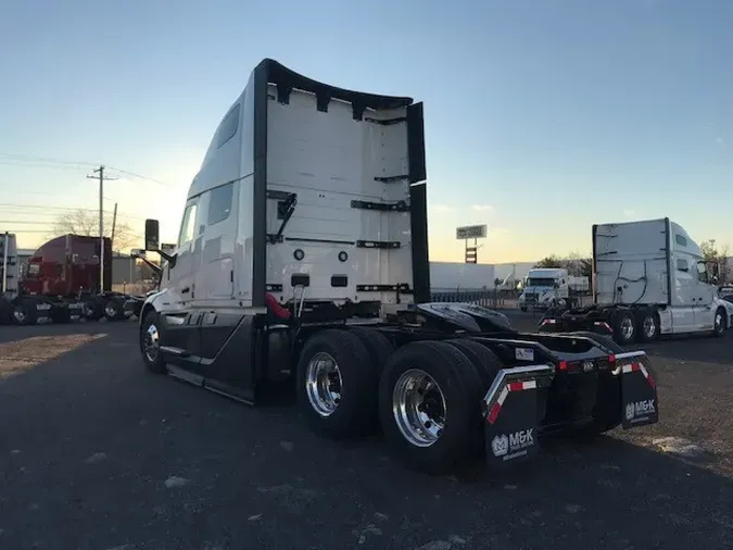 2025 VOLVO NEW VNL64T660