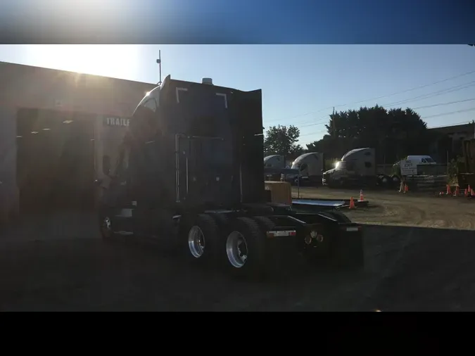 2023 Freightliner Cascadia 126
