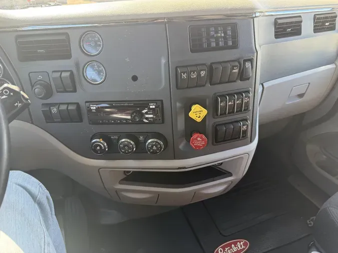 2021 Peterbilt 579