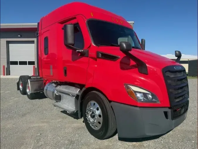 2022 FREIGHTLINER CA116