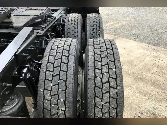 2022 INT LT625 6x4