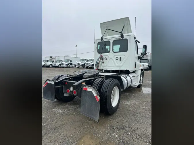 2020 FREIGHTLINER/MERCEDES CASCADIA 125