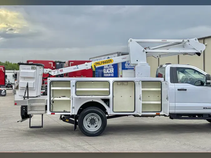 2023 FORD F-600 XL