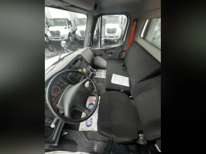 2017 FREIGHTLINER/MERCEDES M2 106