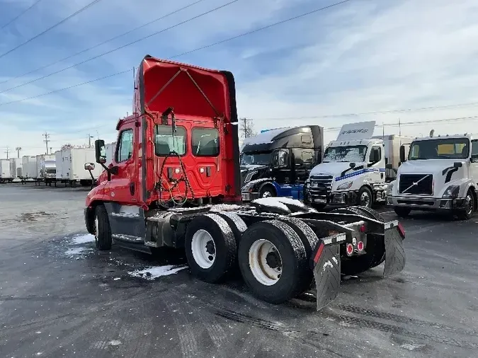 2017 Freightliner X12564ST