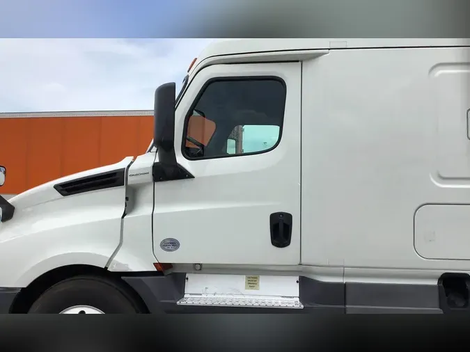 2020 Freightliner Cascadia 126