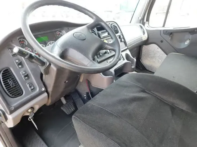 2018 Freightliner M2 106