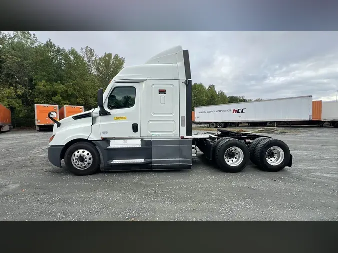 2022 Freightliner Cascadia 126
