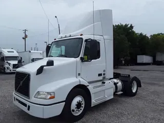 2016 Volvo VNM42TRACTOR