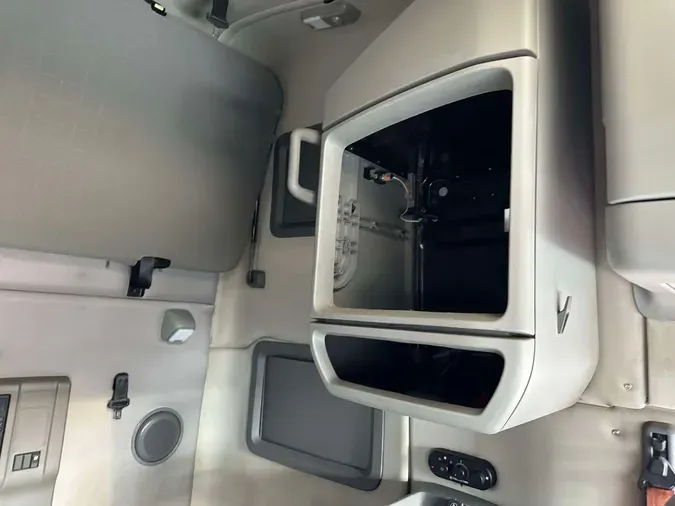 2020 VOLVO VNL64T760