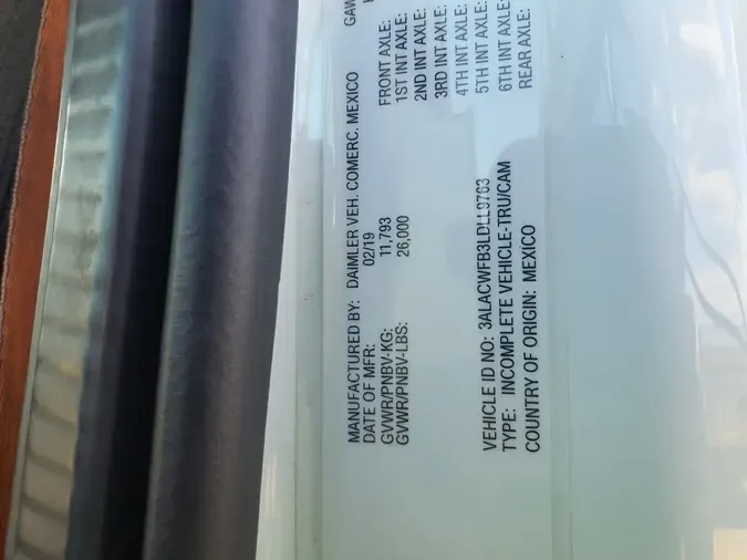 2020 FREIGHTLINER/MERCEDES M2 106