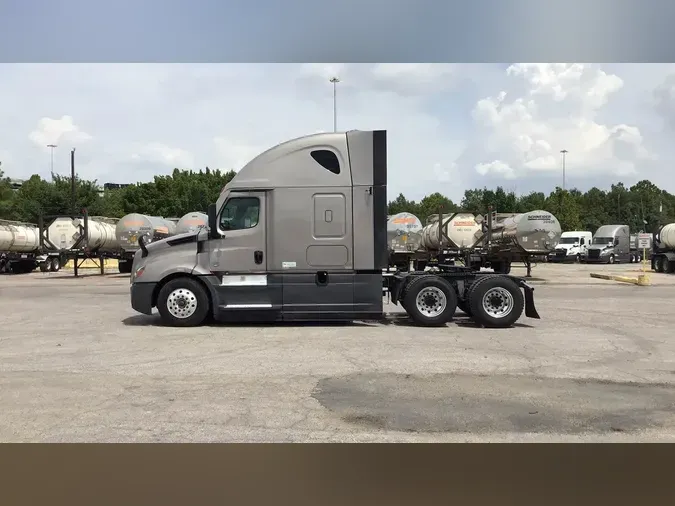 2024 Freightliner Cascadia 126