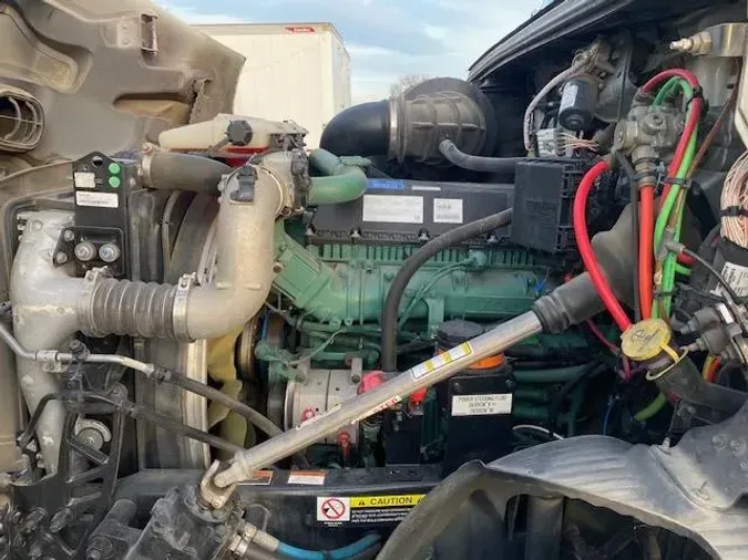 2023 Volvo VNR64T400040240df0efaed89f1cf33dc054644f8