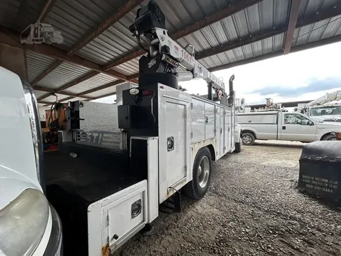 2008 PETERBILT 335