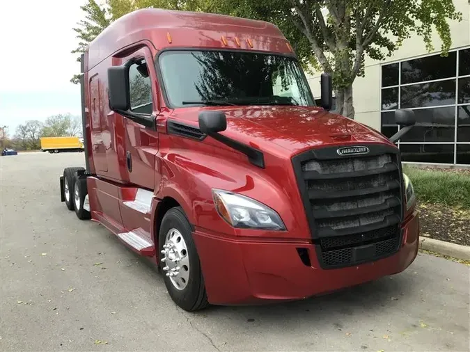 2019 FREIGHTLINER CA126