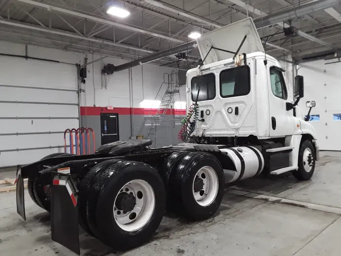 2018 FREIGHTLINER/MERCEDES CASCADIA 125