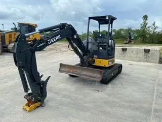 2017 John Deere 35G