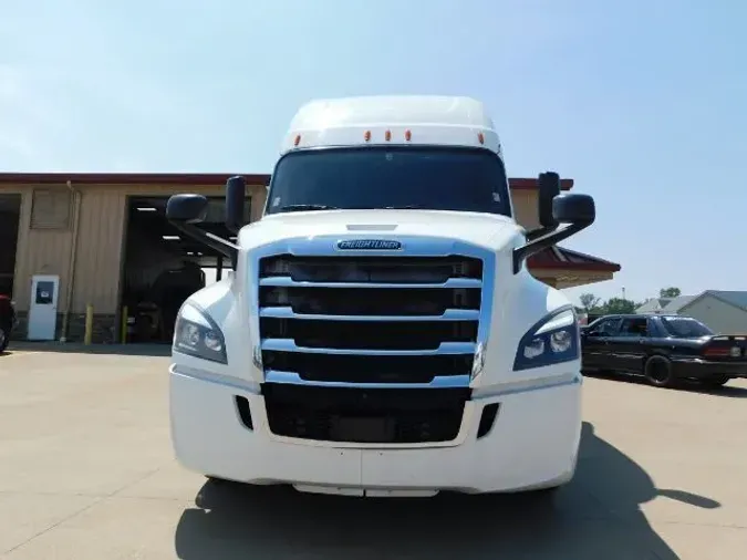 2020 Freightliner New Cascadia 126