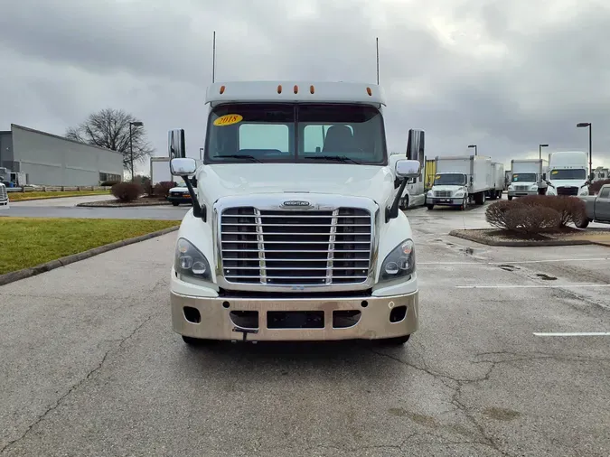 2018 FREIGHTLINER/MERCEDES CASCADIA 113