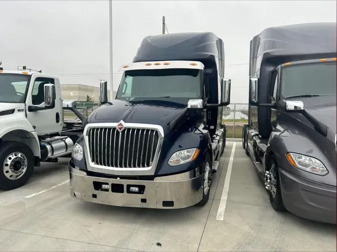 2022 International LT625