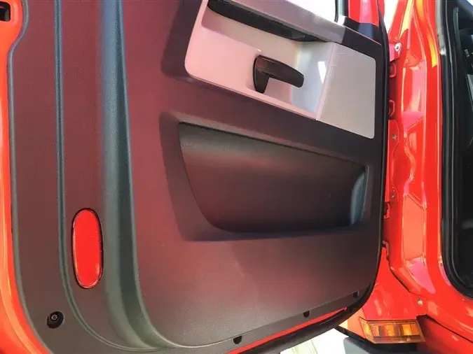 2022 FREIGHTLINER CA126