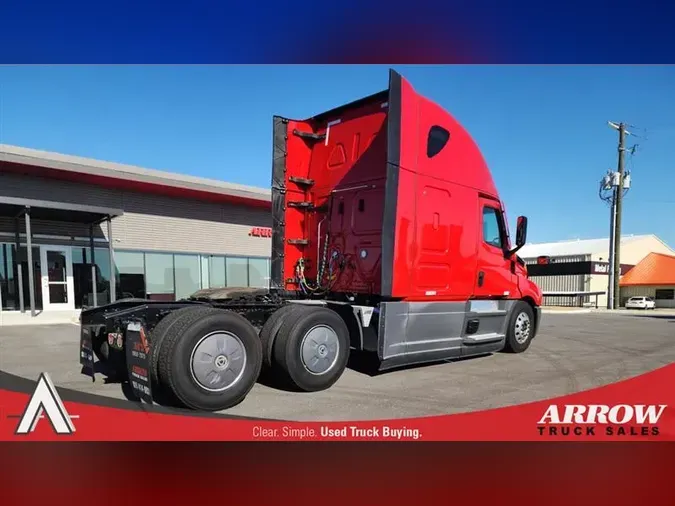 2022 FREIGHTLINER CA126