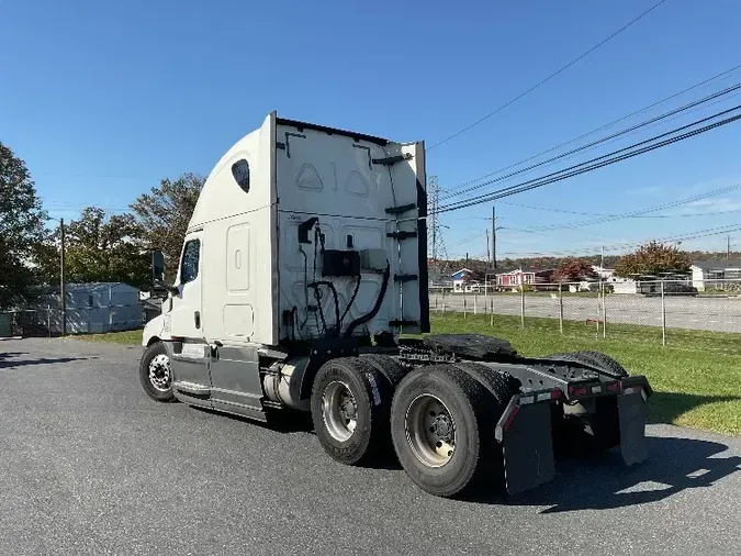 2019 Freightliner T12664ST