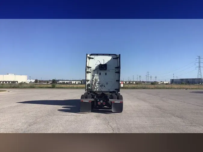2023 Freightliner Cascadia 126
