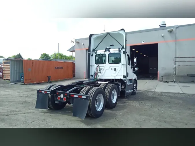 2020 Freightliner Cascadia 1260419e78babe6d8e54db150ee73ae361e