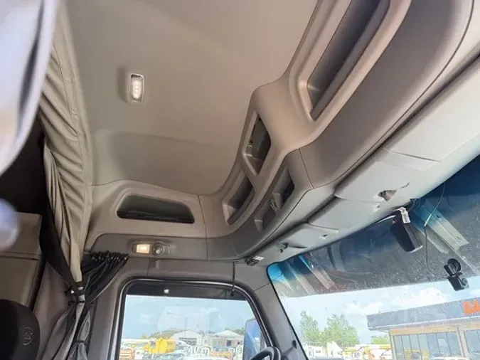 2021 PETERBILT 579