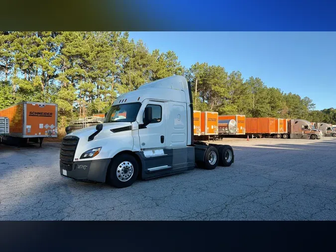 2021 Freightliner Cascadia 126