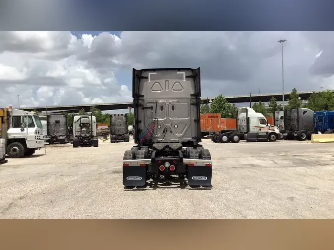 2023 Freightliner Cascadia