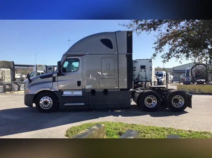 2021 Freightliner Cascadia