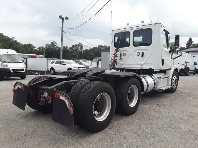 2021 FREIGHTLINER/MERCEDES NEW CASCADIA PX1266404213745285c4157445ff9f609bc1f50
