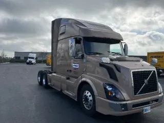 2018 VOLVO VNL64670
