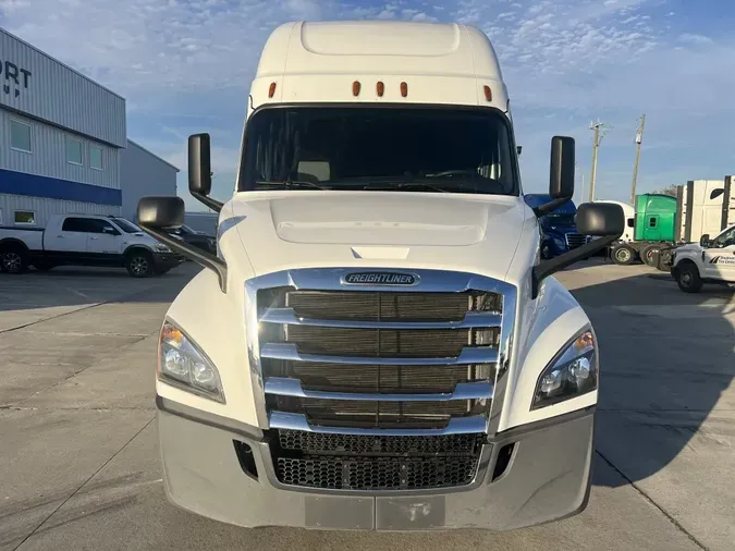 2019 Freightliner Cascadia 126